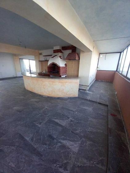 Apartament cu 4 camere decomandat în Exterior Vest