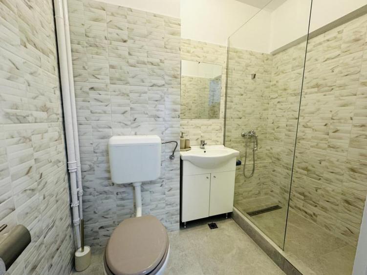 Apartament cu 2 camere decomandat în Basarabia