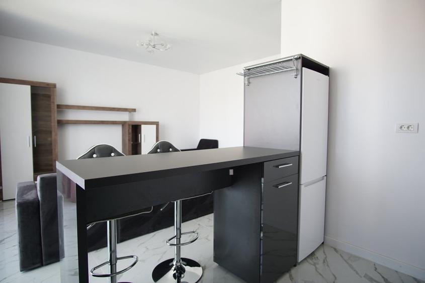 Apartament cu 3 camere decomandat, mobilat în Mihai Bravu