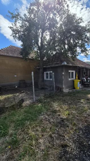 Casă cu 2 camere în Brănișca