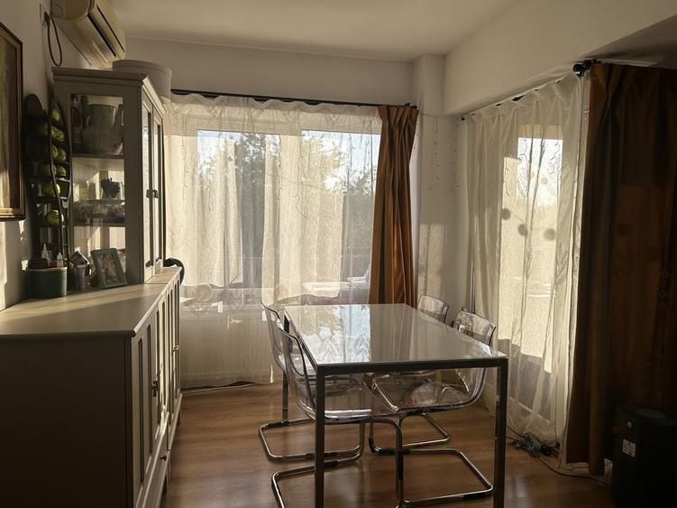 Apartament cu 3 camere decomandat în Ostratu