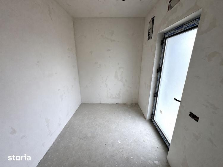 Casă cu 4 camere cu Teren 200 Mp în Holboca