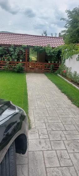 Casă cu 6 camere cu Teren 700 Mp în Aranghel