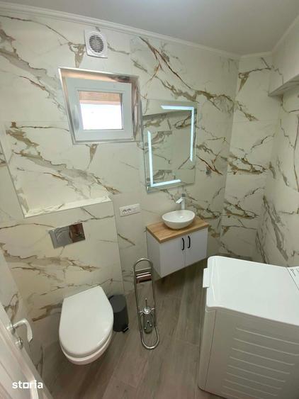 Apartament cu 3 camere semidecomandat în Micro 16