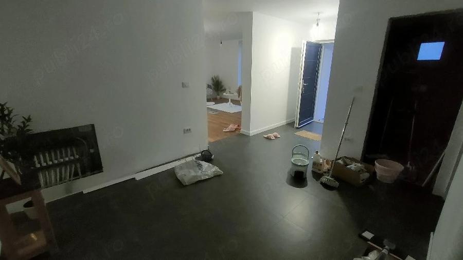 Casă cu 7 camere cu Teren 900 Mp în Ciugud
