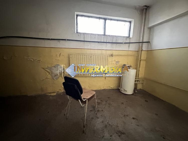 Spațiu comercial, de 1,270 mp, în Bărăbanț