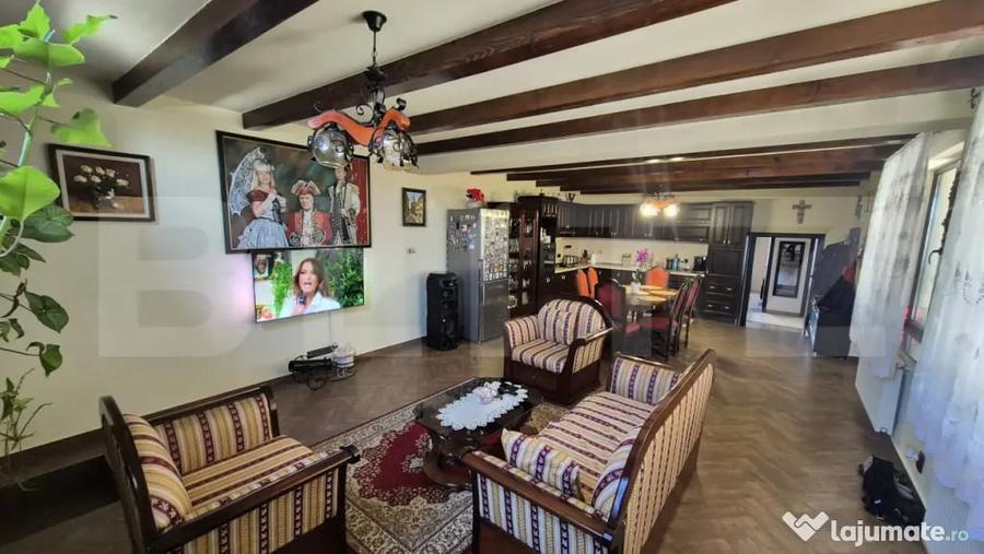 Casă cu 5 camere cu Teren 1487 Mp în Lazuri