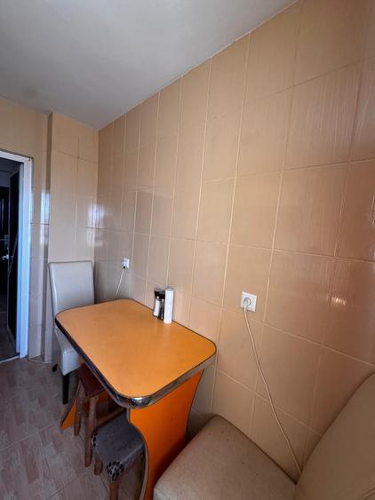 Apartament cu 2 camere decomandat în Exterior Vest