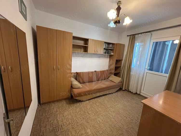 Apartament cu 4 camere decomandat în Malu Roșu