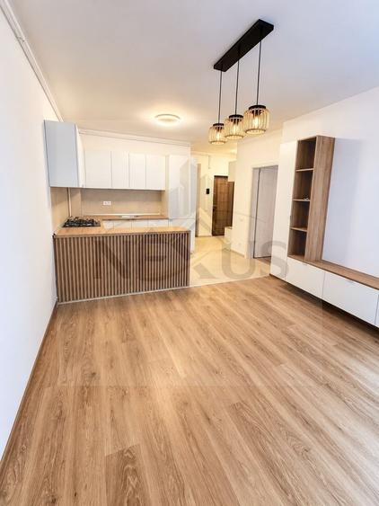 Apartament cu 2 camere semidecomandat, mobilat în Sud