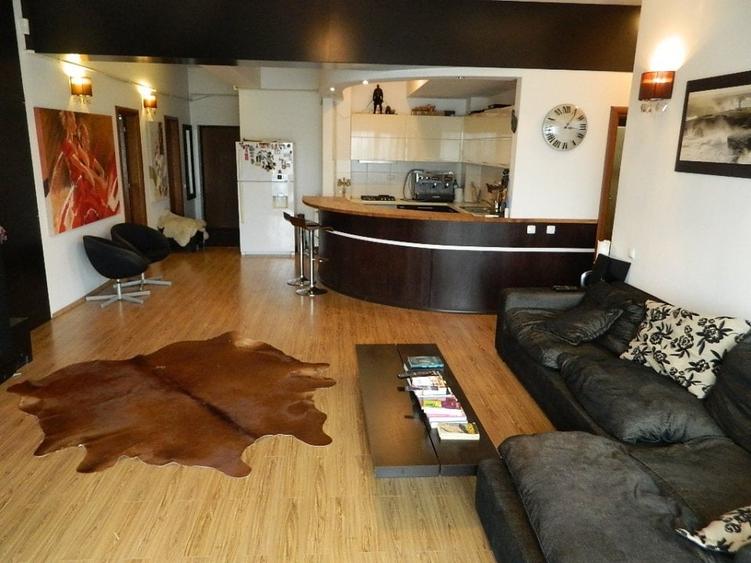 Apartament cu 4 camere decomandat, mobilat în Pache Protopopescu