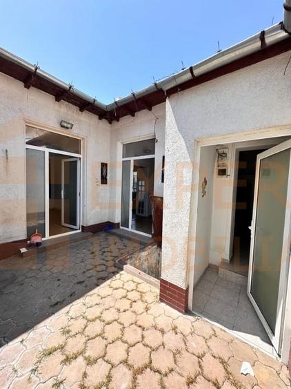 Casă individuală cu 6 camere cu Canalizare în Tomis I