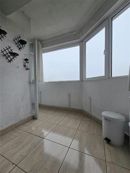 Apartament cu 3 camere decomandat în 1 Mai