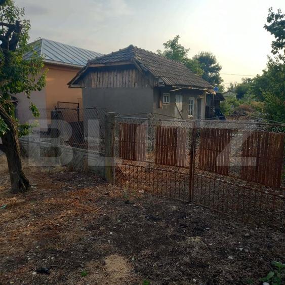 Casă individuală cu 3 camere cu Teren 910 Mp în Exterior Sud
