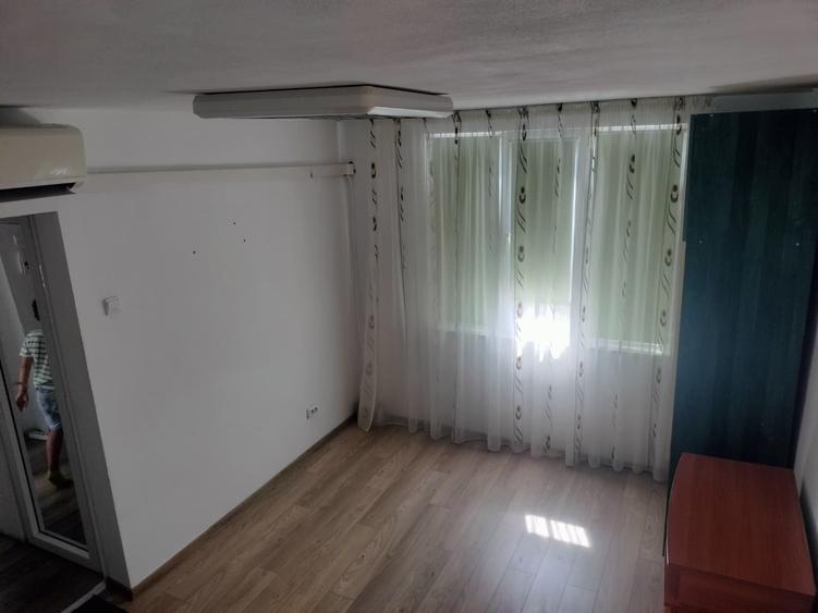 Apartament cu 2 camere semidecomandat în Micro 19
