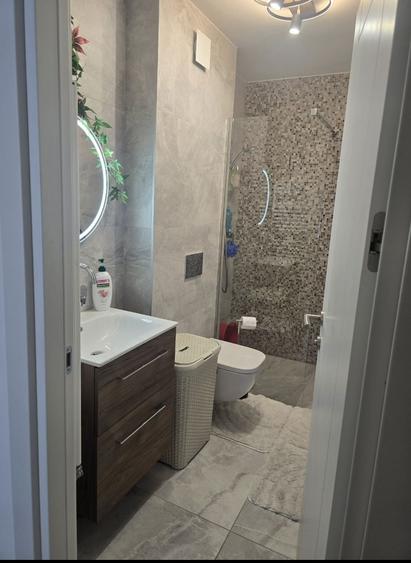 Apartament cu 3 camere decomandat în Străulești