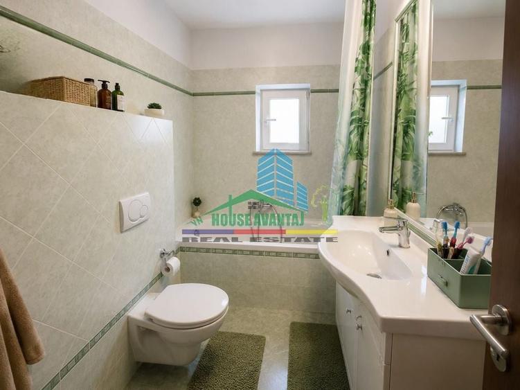 Apartament cu 4 camere decomandat în Ultracentral