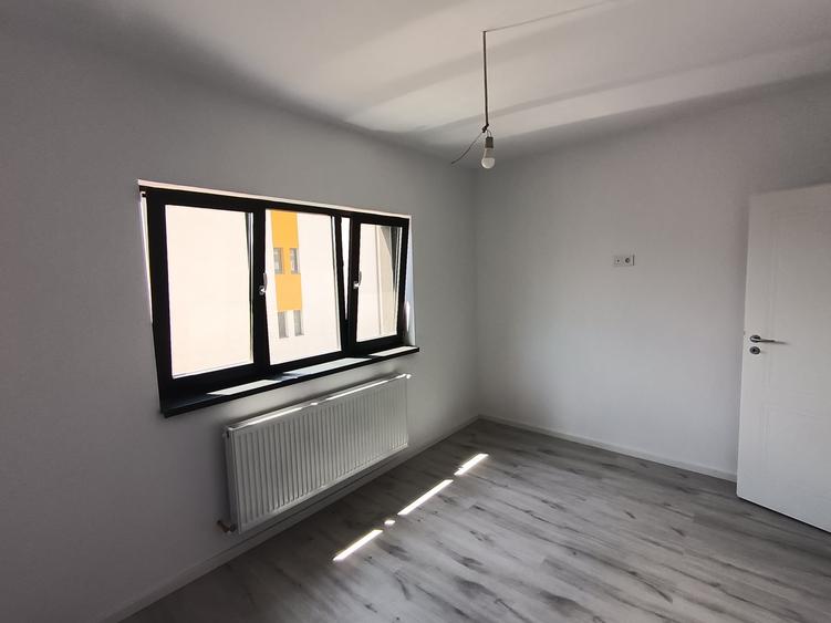 Apartament cu 2 camere decomandat în Vișan