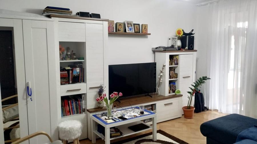 Apartament cu 3 camere decomandat, mobilat în Tomis Nord