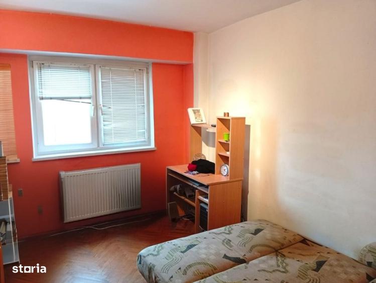 Apartament cu 4 camere decomandat în Micălaca