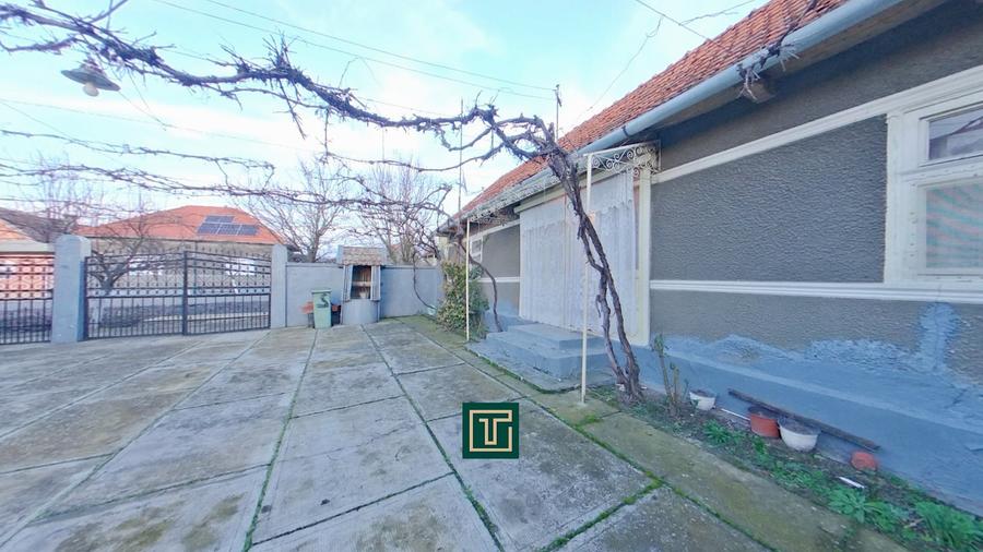 Casă individuală cu 5 camere cu Canalizare în Cermei