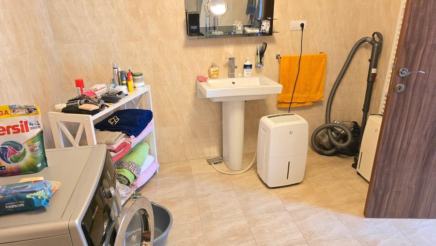 Casă individuală cu 4 camere cu Teren 588 Mp în Crângului