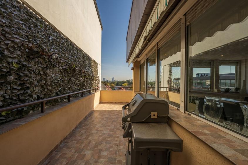 Apartament cu 5 camere decomandat în Clucerului