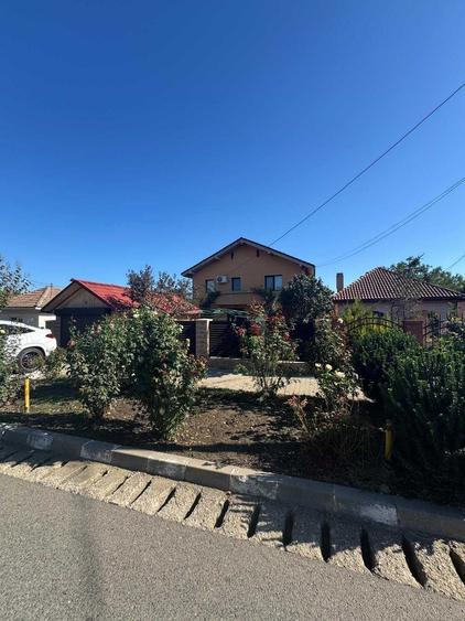 Casă cu 4 camere în Amara