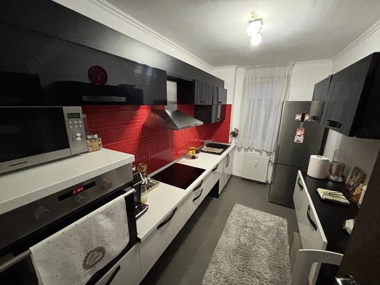Apartament cu 3 camere decomandat în Nufărul