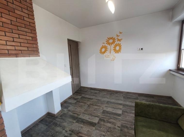 Casă individuală cu 7 camere cu Canalizare în Dorolț