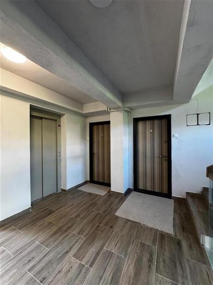 Apartament cu 3 camere semidecomandat, mobilat în Borhanci