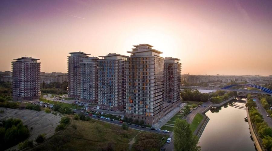 Apartament cu 3 camere decomandat, mobilat în Splaiul Unirii