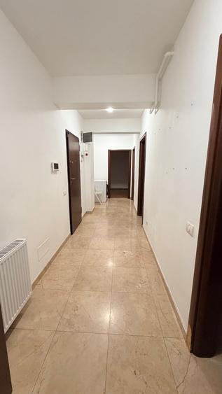 Apartament cu 3 camere decomandat, mobilat în Sisești