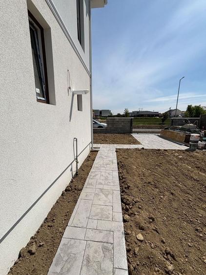 Apartament cu 4 camere decomandat în Moșnița Veche