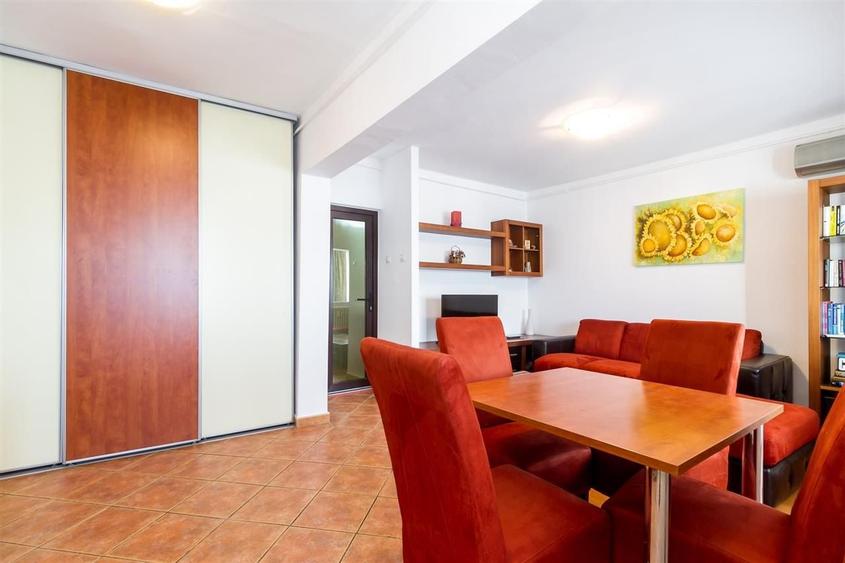 Apartament cu 2 camere semidecomandat, mobilat în Tineretului