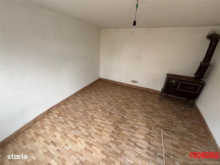 Casă cu 3 camere în Barați