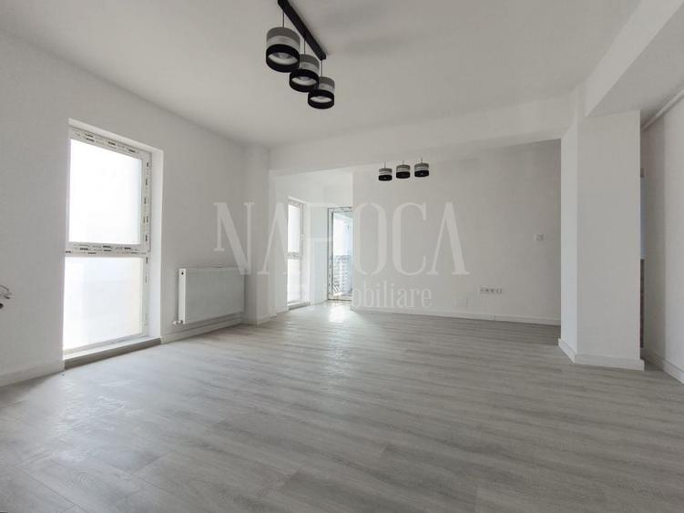 Apartament cu 3 camere semidecomandat în Dâmbul Rotund