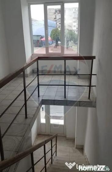 Spațiu comercial, de 120 mp, în Central