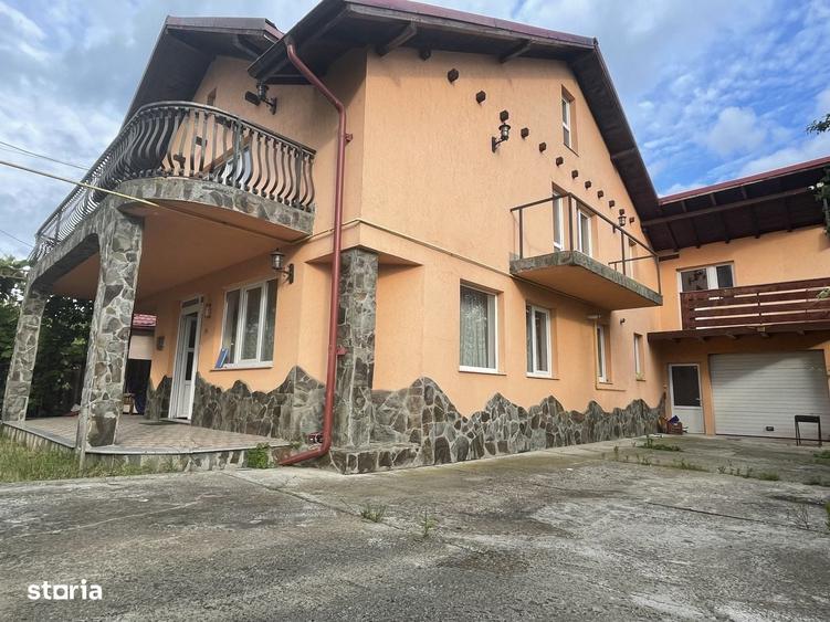 Casă cu 4 camere în Gara Veche
