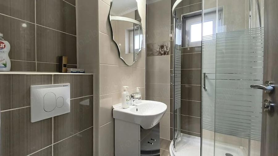 Apartament cu 2 camere decomandat în 22 Decembrie