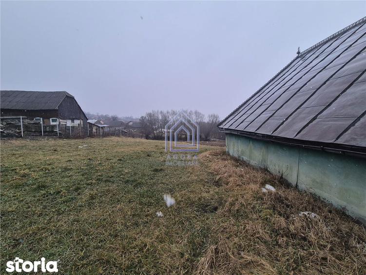 Teren de 2300 mp, în Moara