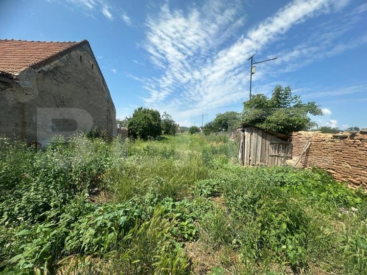 Casă individuală cu 3 camere cu Teren 200 Mp în Vinerea