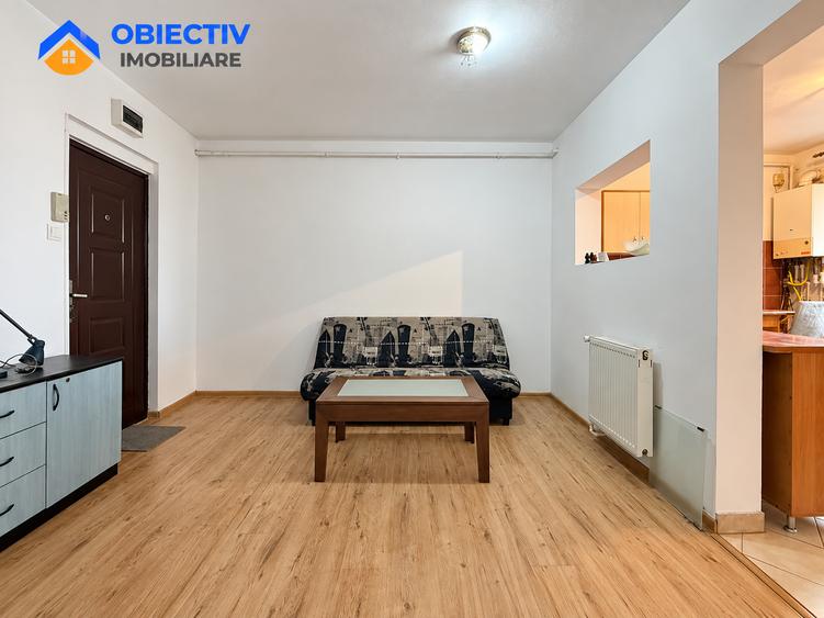 Apartament cu 3 camere semidecomandat în Mărăței