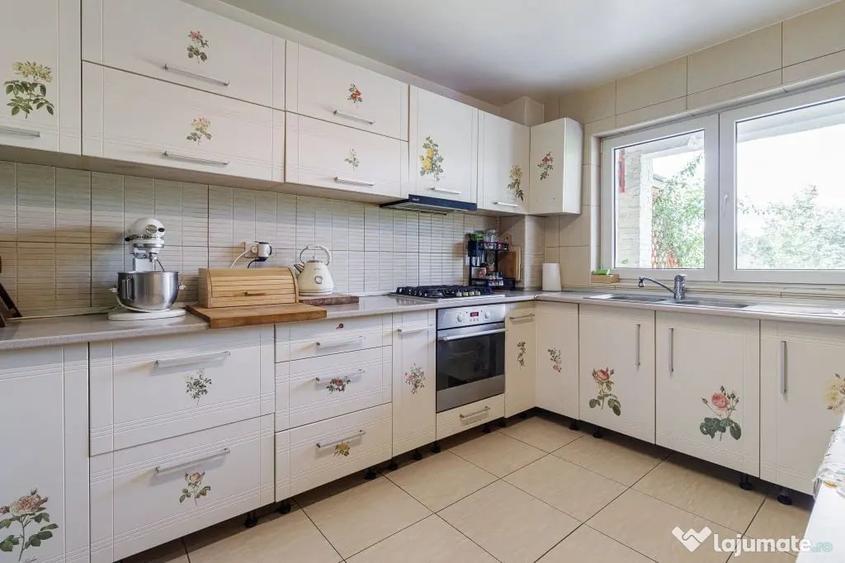 Casă cu 5 camere cu Teren 2253 Mp în Tâncăbești