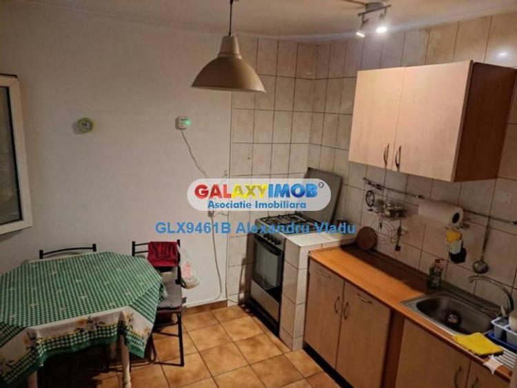 Apartament cu 4 camere decomandat în Chișinau