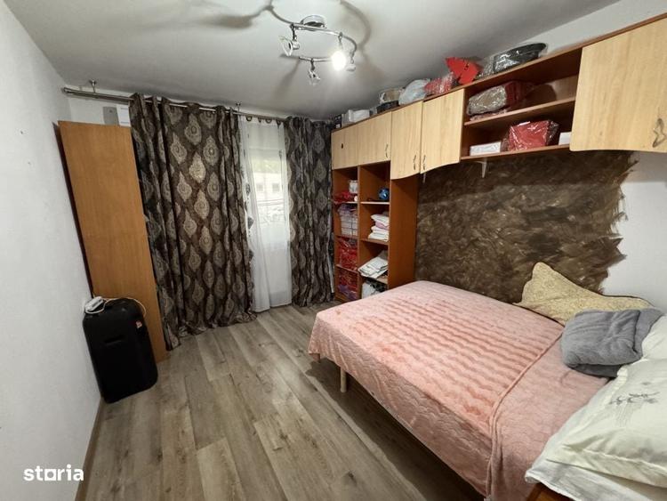 Apartament cu 4 camere decomandat în Lăpuș Argeș