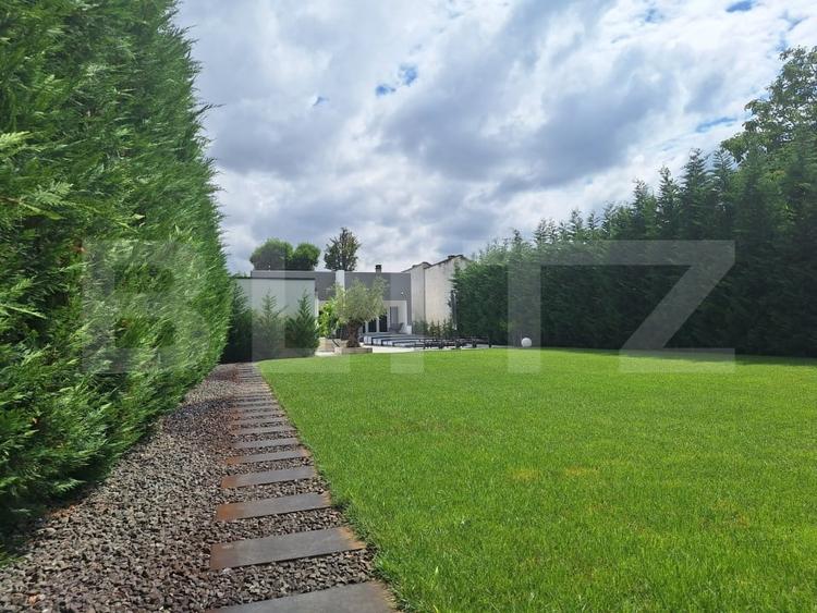 Casă individuală cu 6 camere cu Piscina în Lunei