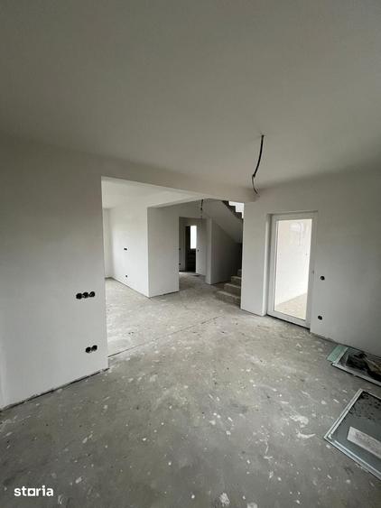 Casă cu 3 camere decomandat cu Teren 450 Mp în Burdea