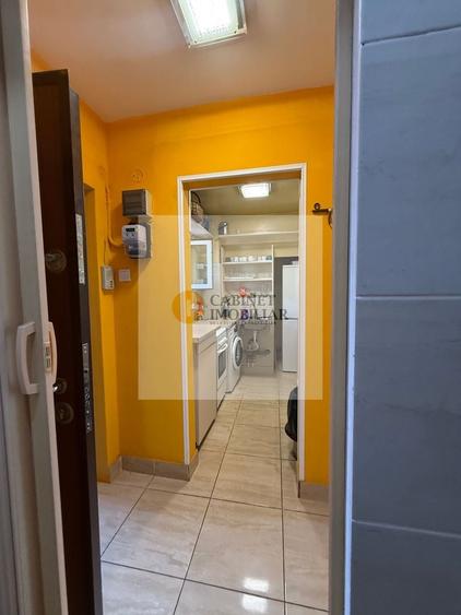 Apartament cu 2 camere semidecomandat, mobilat în Universitate