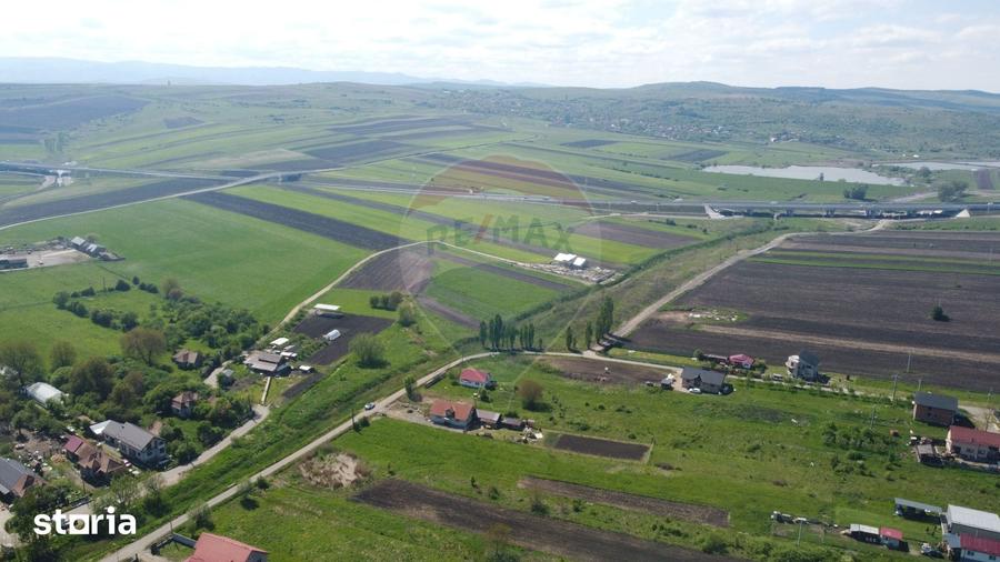 Teren de 1418 mp, în Tureni